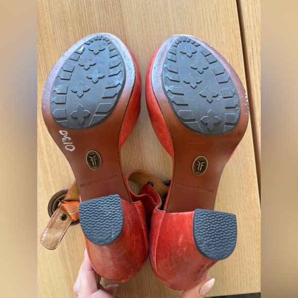 FRYE, the Kelsey ankle strap heels! - Picture 10 of 11